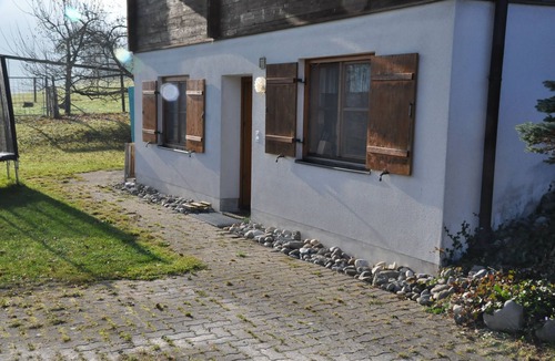 Baretswil Apartment | very friendly 2 -1/2-room apartment on the farm in beautiful nature