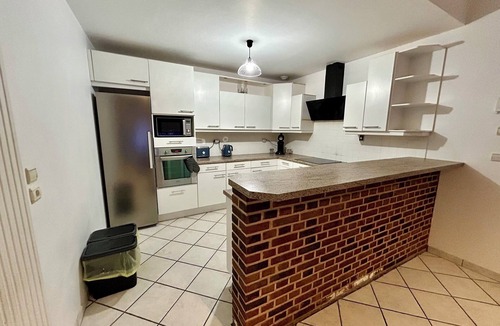 Saint-Acheul House | Very large mansion in Amiens, free parking & wifi