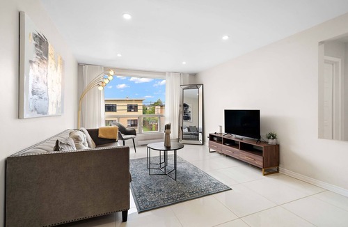 Cote-Saint-Luc Apartment | Very Large Modern 5 bedroom apartment