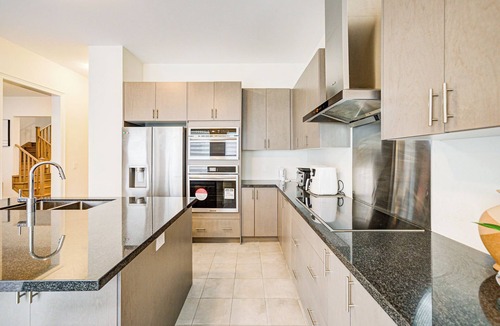 Richmond Hill House | Very Modern New Luxury House in Richmond Hill
