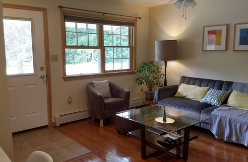Clifton Park House | Very NEW 1br Guest House with modern decor