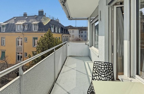 Hirslanden Apartment | Very nice 1BR flat with sunny balcony (Sky4)