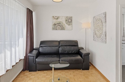 Hirslanden Apartment | Very nice 1BR flat with sunny balcony (Sky4)