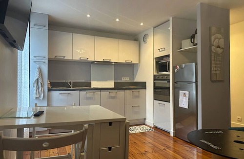 Bagneres-de-Luchon Apartment | VERY NICE 2-ROOM APARTMENT 4 PEOPLE VERY FUNCTIONAL AND SUNNY