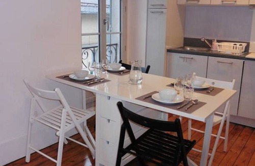 Bagneres-de-Luchon Apartment | VERY NICE 2-ROOM APARTMENT 4 PEOPLE VERY FUNCTIONAL AND SUNNY