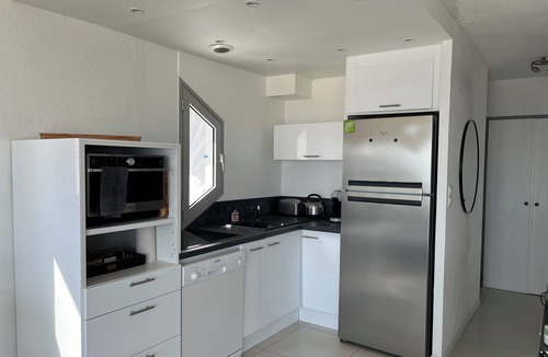 Carnon-Plage Apartment | Very nice family apartment in 1st line facing the sea with large terrace