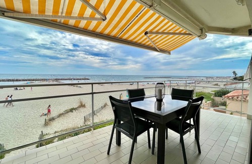 Carnon-Plage Apartment | Very nice family apartment in 1st line facing the sea with large terrace