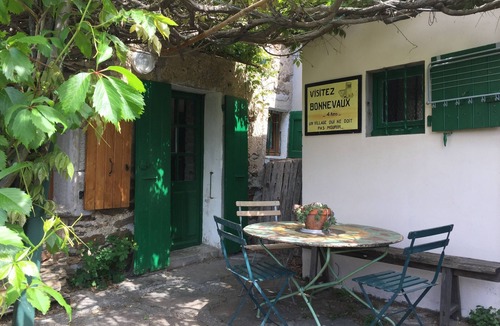 Bonnevaux House | Very nice old house with three terraces