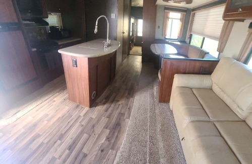 Dorsey House | Very Nice RV set up and ready on multiple acres near peaceful Bethalto Illinois