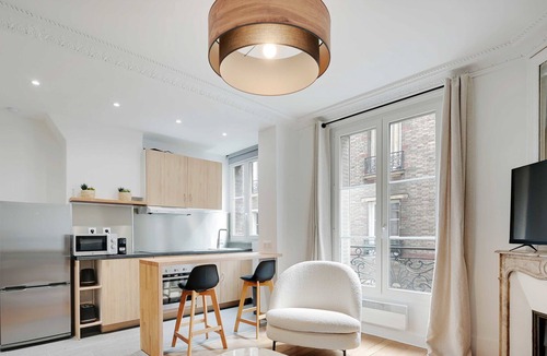 Batignolles Apartment | Very nice studio for 2 people / Batignolles - Nollet / Mobility lease