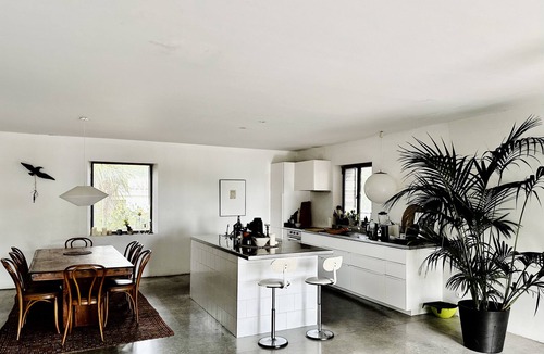 Blauzac Villa | Very Pleasant House Surrounded by Vineyards