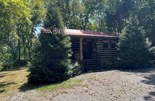 Marrowbone Cabin | Very Private Rustic Log Cabin - Nashville Tennessee