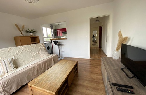 Quartier Calmette Apartment | Very quiet and bright apartment in Caen