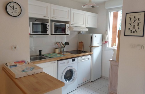 Saint-Mamet Apartment | Very quiet and secure Apt 5mn walk from terms