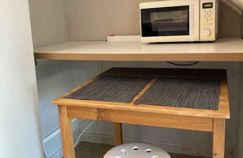 Saint-Mitre Apartment | Very quiet studio in the Heights Marseilles, 20 minutes from the City Centre