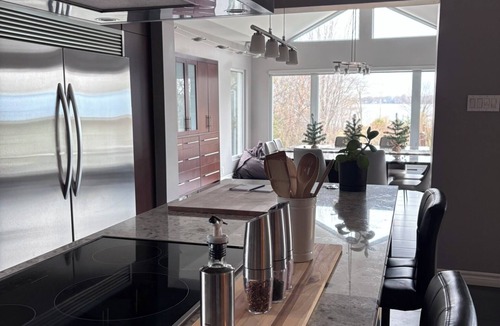 Noyan House | Very spacious and beautiful country house on the waterfront