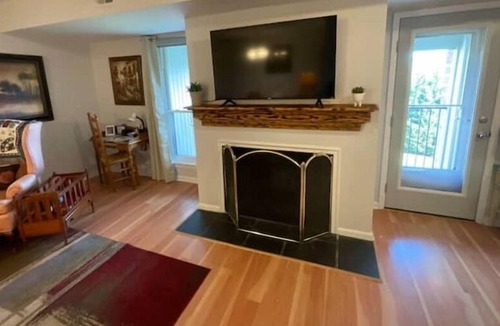 Cave Spring Condo | Very spacious and contemporary 2 bedroom condo with amazing Mountain Views