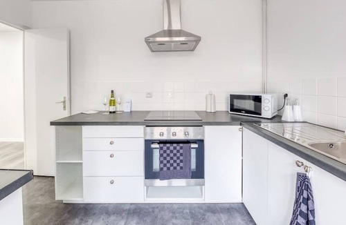 Tonnerre Apartment | Very spacious apartment for 4 people