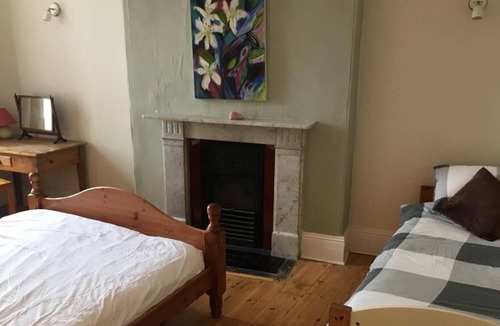 Ashburton House | Very Spacious Former bank managers residence