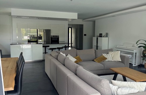 Saint-Lys House | Very spacious modern house with swimming pool.
