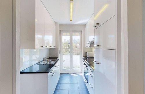 Hottingen Apartment | Very spacious studio/city center (Parkview 4)