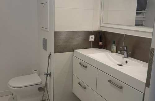 Batignolles Apartment | Very well-located apartment, 5-minute walk from metro line 14, next to a park
