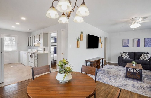 Crestline Heights House | Vestavia 3 BR Convenient Location