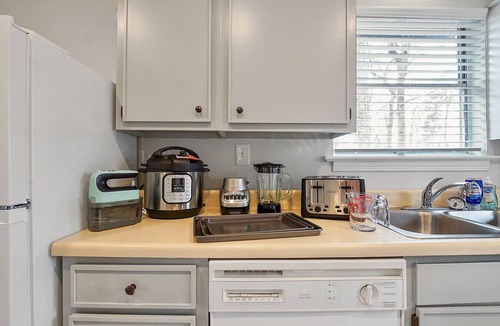 Crestline Heights House | Vestavia 3 BR Convenient Location