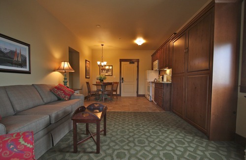 Lynden Condo | VI at Homestead