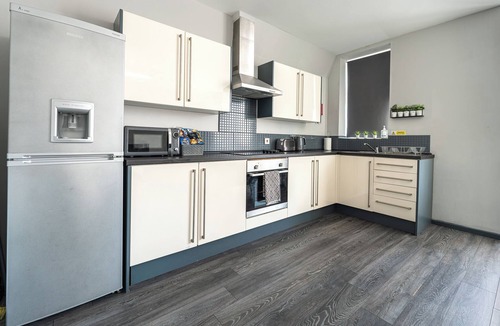 North Shore Apartment | Vibe Apartment 2 - Sleeps 8 - Central Blackpool