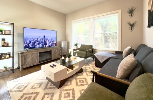 Kimball Apartment | Vibrant 1BR Apt, Explore Chicago's Hidden Gems!