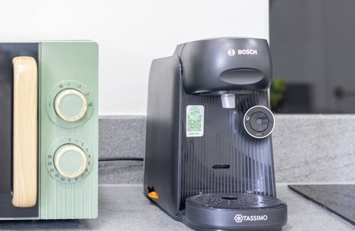 Coatbridge Apartment | Vibrant 2 Bed Flat in Coatbridge