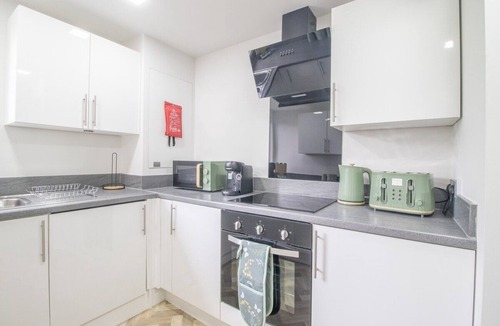 Coatbridge Apartment | Vibrant 2 Bed Flat in Coatbridge