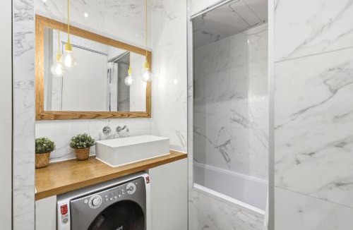 Quartier Sainte-Marguerite Apartment | Vibrant 2BR Apartment Near Bastille & Le Marais
