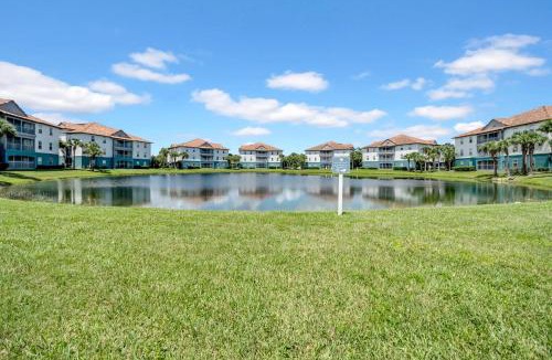 Tampa Apartment | Vibrant 2BR2BA w King Bed Pool, Gym #11
