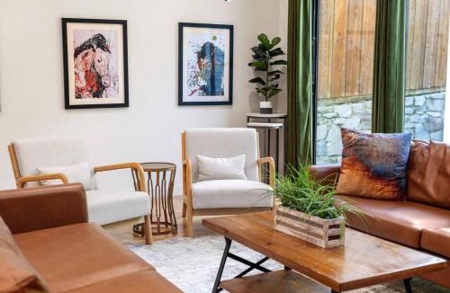 Dallas House | Vibrant Ambiance Downtown DART Mkt Ctr AAArena