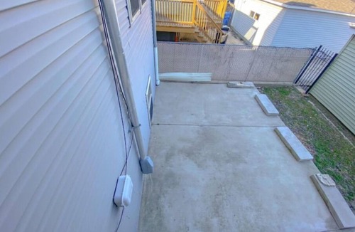 Austin Apartment | Vibrant, Chi/OakPark 3bd/2bth+ Steps from train