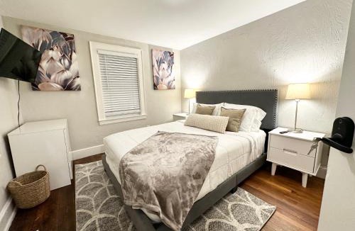 Brockton Apartment | Vibrant City Home 4BD 2BA
