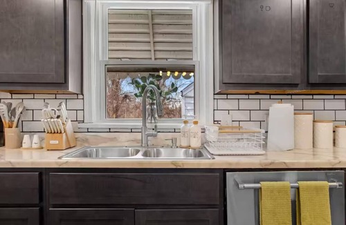 Ferguson House | Vibrant Escape: 3-Bdrm Stay w/Game Room&Fun Vibes