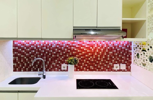 Rawasari Apartment | Vibrant Look 2Br At Apartment Green Pramuka City