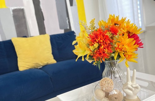 Redford House | Vibrant Oasis, Charming 3-bedroom 2 Bath house