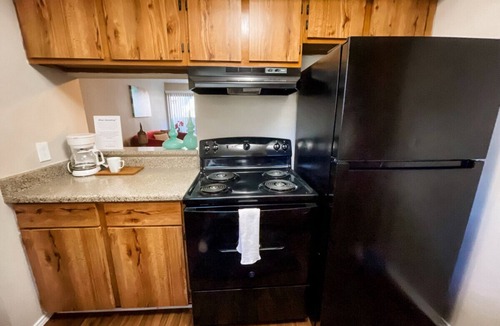 Northwest Corpus Christi Apartment | Vibrant Relaxing Retreat Fully Stocked Apartment