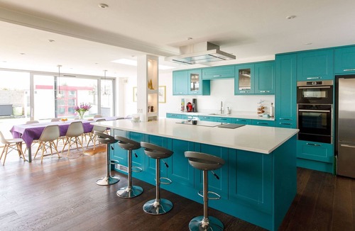 East Wittering House | Vibrant Seafront Home With Seasonal Pool