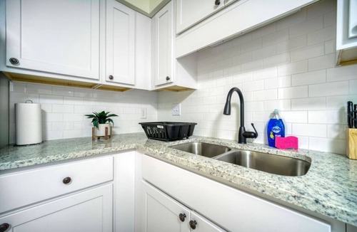 Southpoint House | Vibrant Stay Near Museums and Beaches