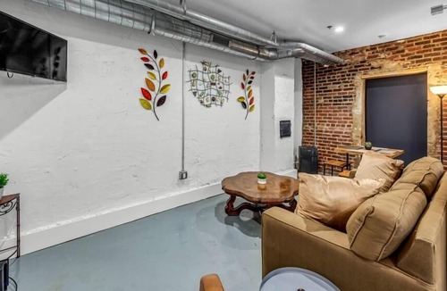 Downtown Greensboro Condo | Vibrant, Stylish, Condo Downtown! Captivating Open Layout! Walking distance to major attractions! Free High-Speed Internet!