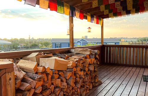 El Prado House | Vibrant Taos Home: Skiing, Climbing, Wi-Fi, WFH