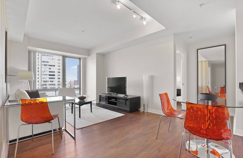 West End Apartment | Vibrant Two Bed steps from Charles River