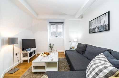 Prince's Apartment | Vibrant Vauxhall Apartments