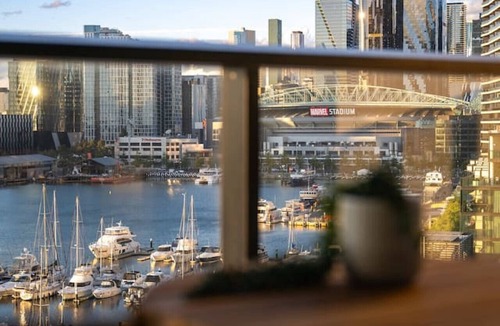 Docklands Apartment | Vibrant Waterfront Docklands Living