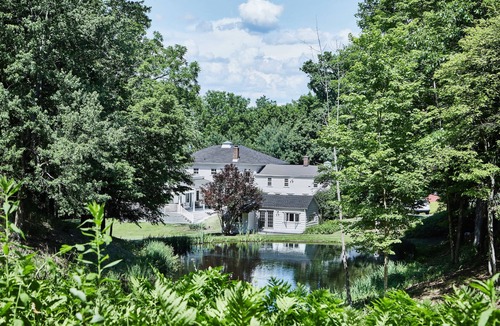 Valatie House | Vic at Spring Hill Estate